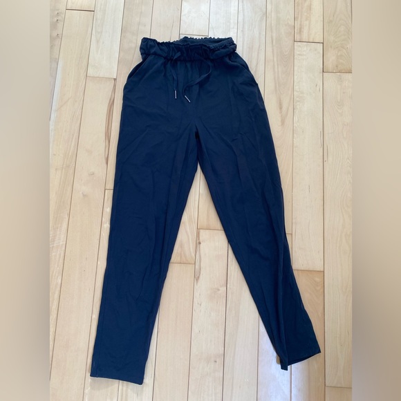 Lululemon Keep Moving Pant size 2 - Picture 5 of 5
